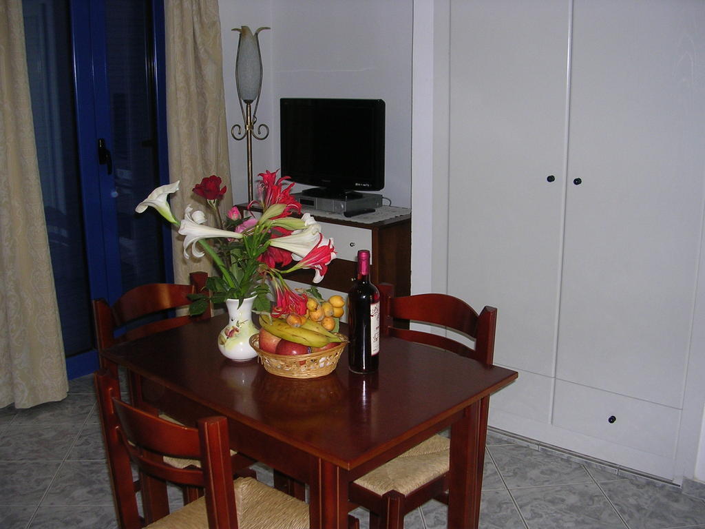 Stefanos Apartments Agia Fotia  Стая снимка